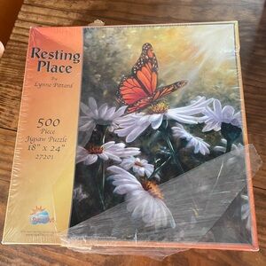 Unique Butterfly 500 pc. Jigsaw Puzzle 18”x24”, sealed